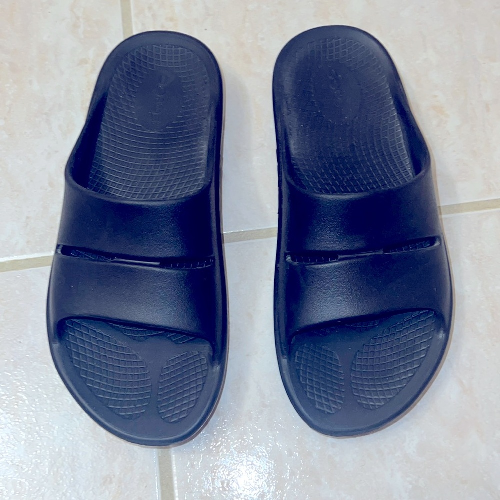 OOFOS Men's Black OOAHH Slide Sandal - size 8 men’s